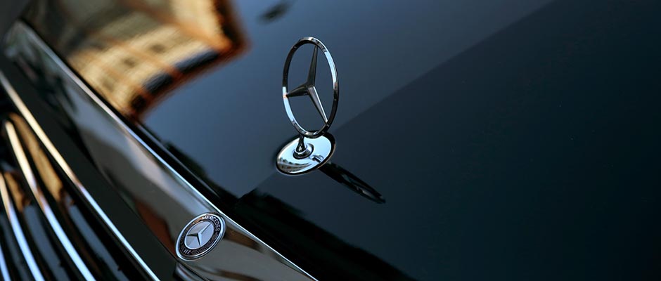 Escudo del Mercedes Clase S 500 SEL