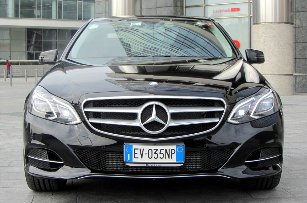 Mercedes Clase E 220 Premium: vista frontal (2)