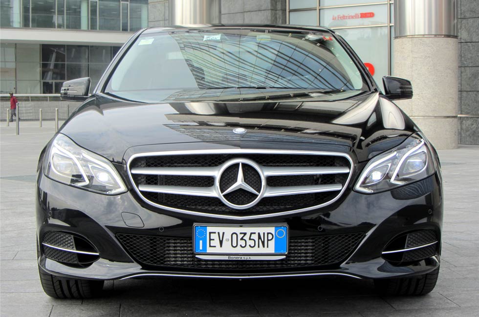 Mercedes Clase E 220 Premium: vista frontal (2) Mercedes Clase E 220 Premium: vista frontal (2)