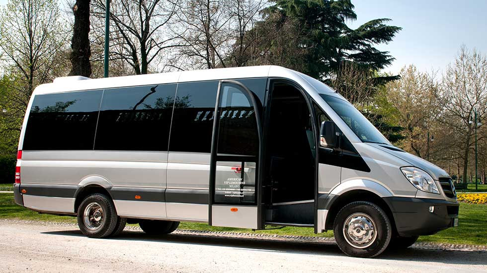 Mercedes Sprinter Luxury 16 plazas: vista lateral