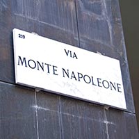 Placa de via Monte Napoleone a Milano